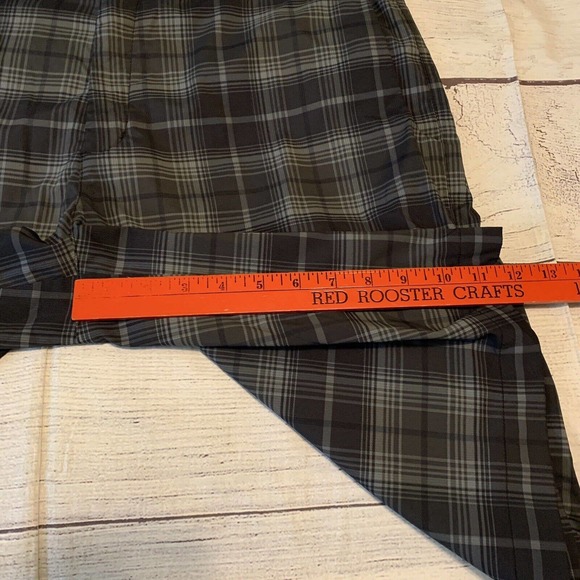 Nike Golf Tour Performance Mens Size 38 Dark Gray Plaid Chino Flat Front Shorts - Picture 4 of 8